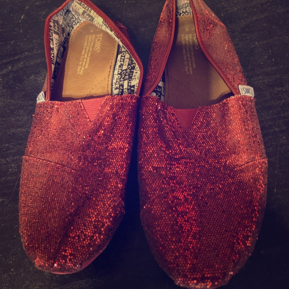 Toms